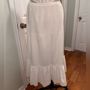 Women’s country lane white maxi eyelet skirt medium